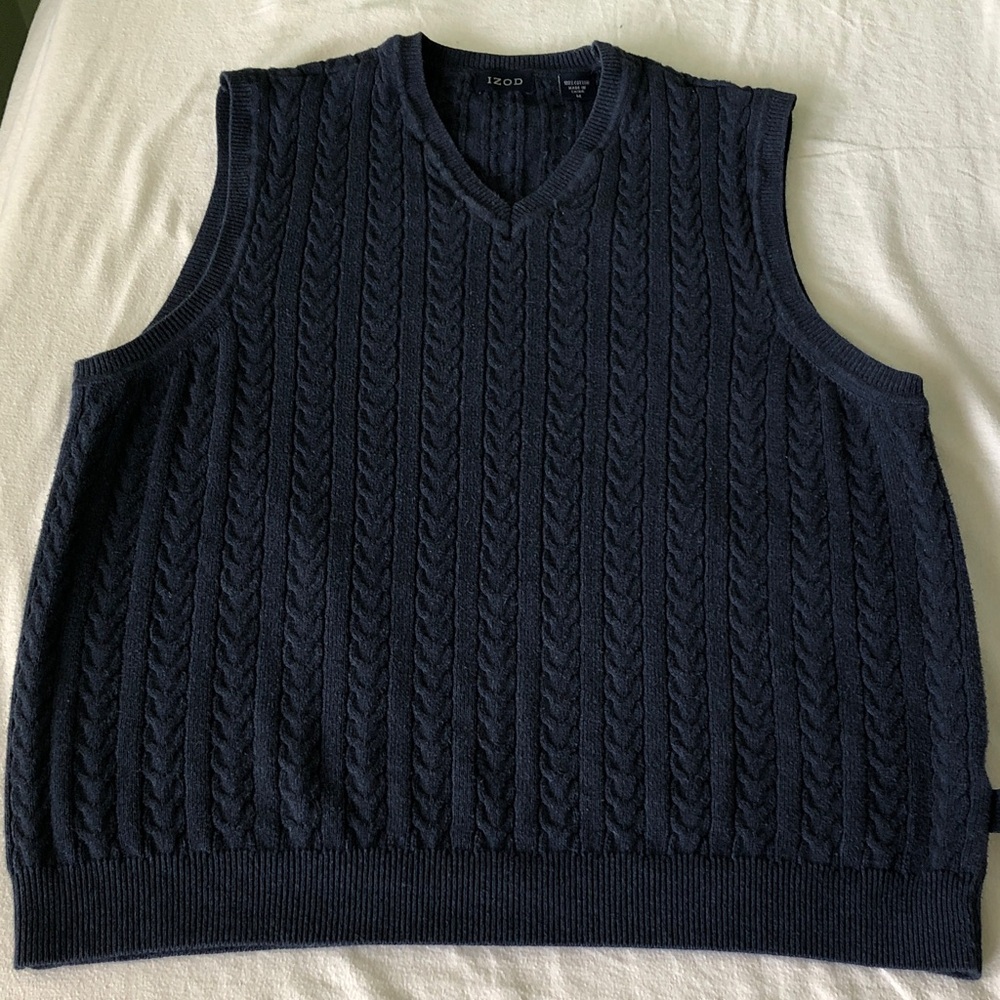 Izod Sweater Vest M navy blue cable knit